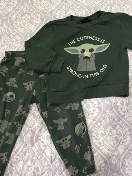 Star Wars Green Baby Yoda Pajama Set - Picture 1 of 6